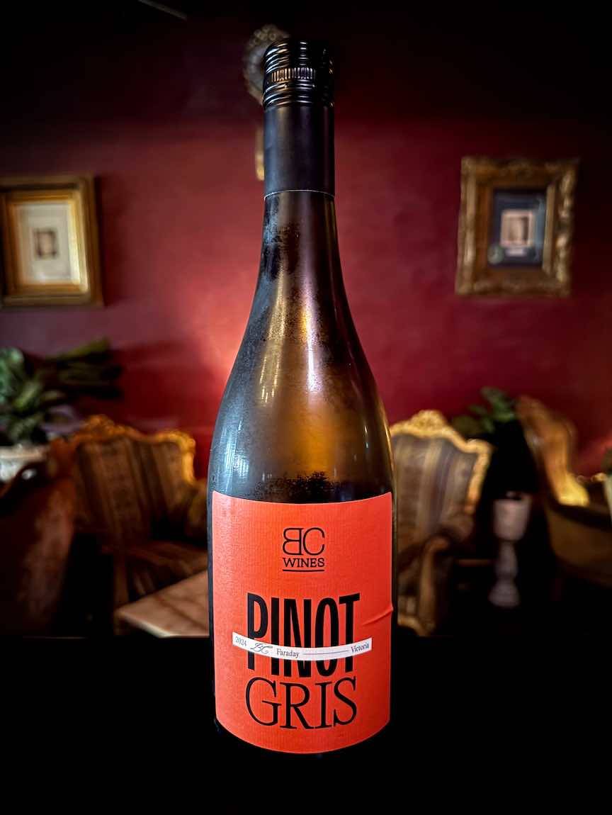 pinot gris, cocktail bar
